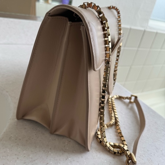 Salvatore Ferragamo Thalia Bag in Macadamia color - Picture 6 of 11